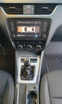 Skoda Octavia cena 40600 przebieg: 168500, rok produkcji 2019 z Biecz małe 277